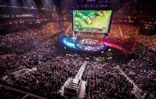 S15全球总决赛半决赛：LPL与LCK巅峰对决，电竞传奇诞生时刻！